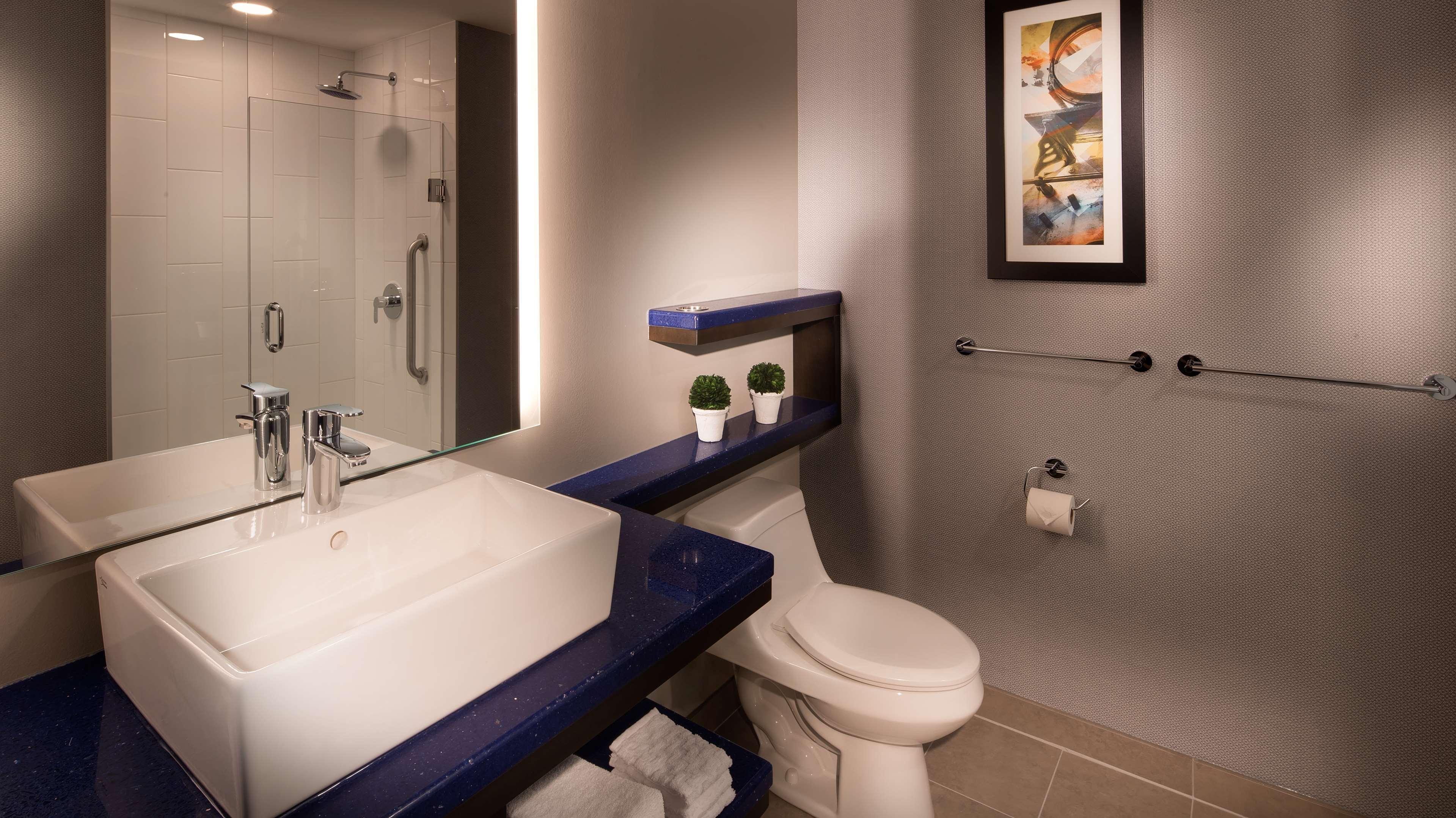 Glo Best Western Kanata Ottawa West מראה חיצוני תמונה