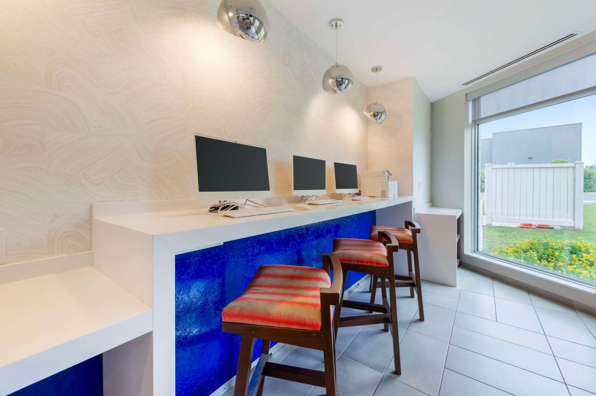 Glo Best Western Kanata Ottawa West מראה חיצוני תמונה