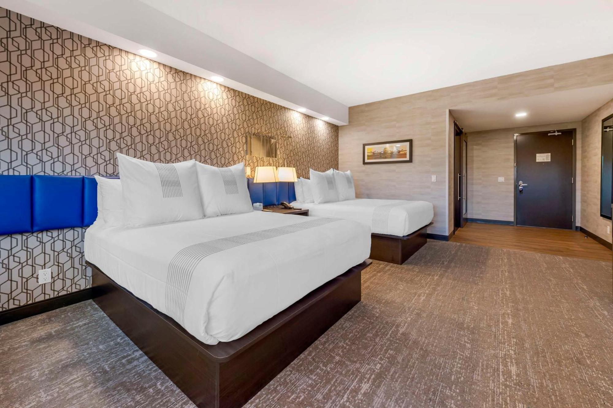 Glo Best Western Kanata Ottawa West מראה חיצוני תמונה