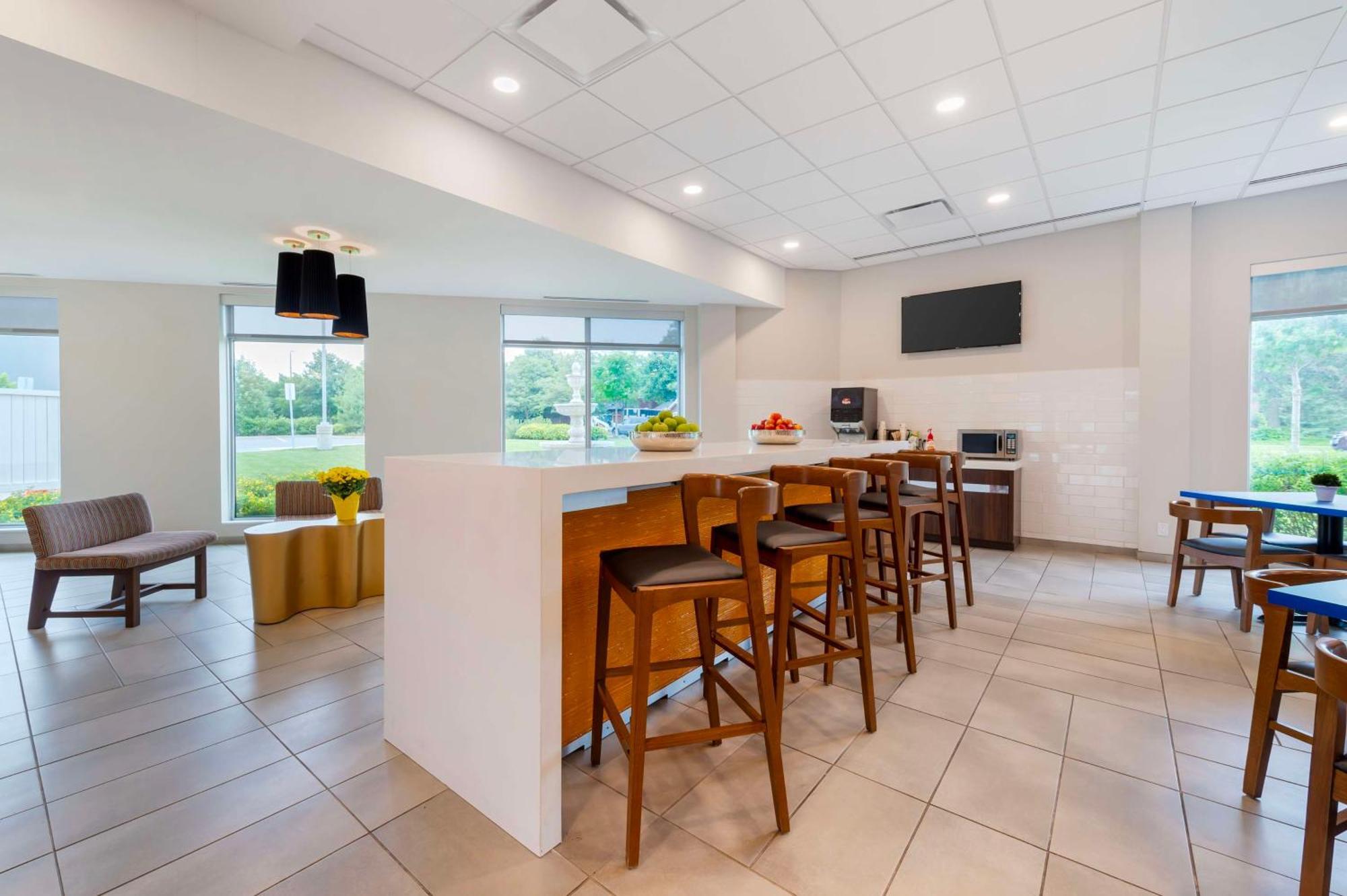 Glo Best Western Kanata Ottawa West מראה חיצוני תמונה